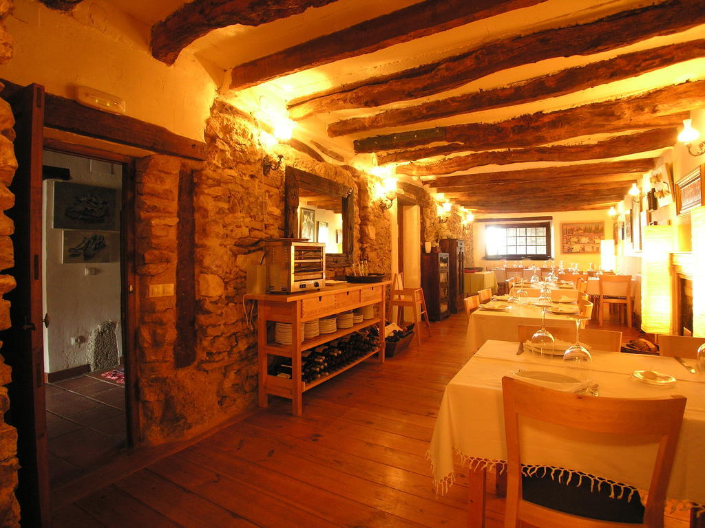 La Posada Del Pintor Tardajos Eksteriør bilde