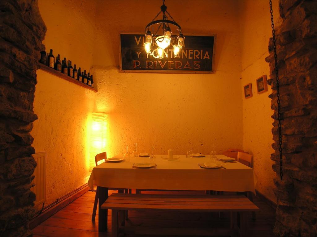 La Posada Del Pintor Tardajos Eksteriør bilde